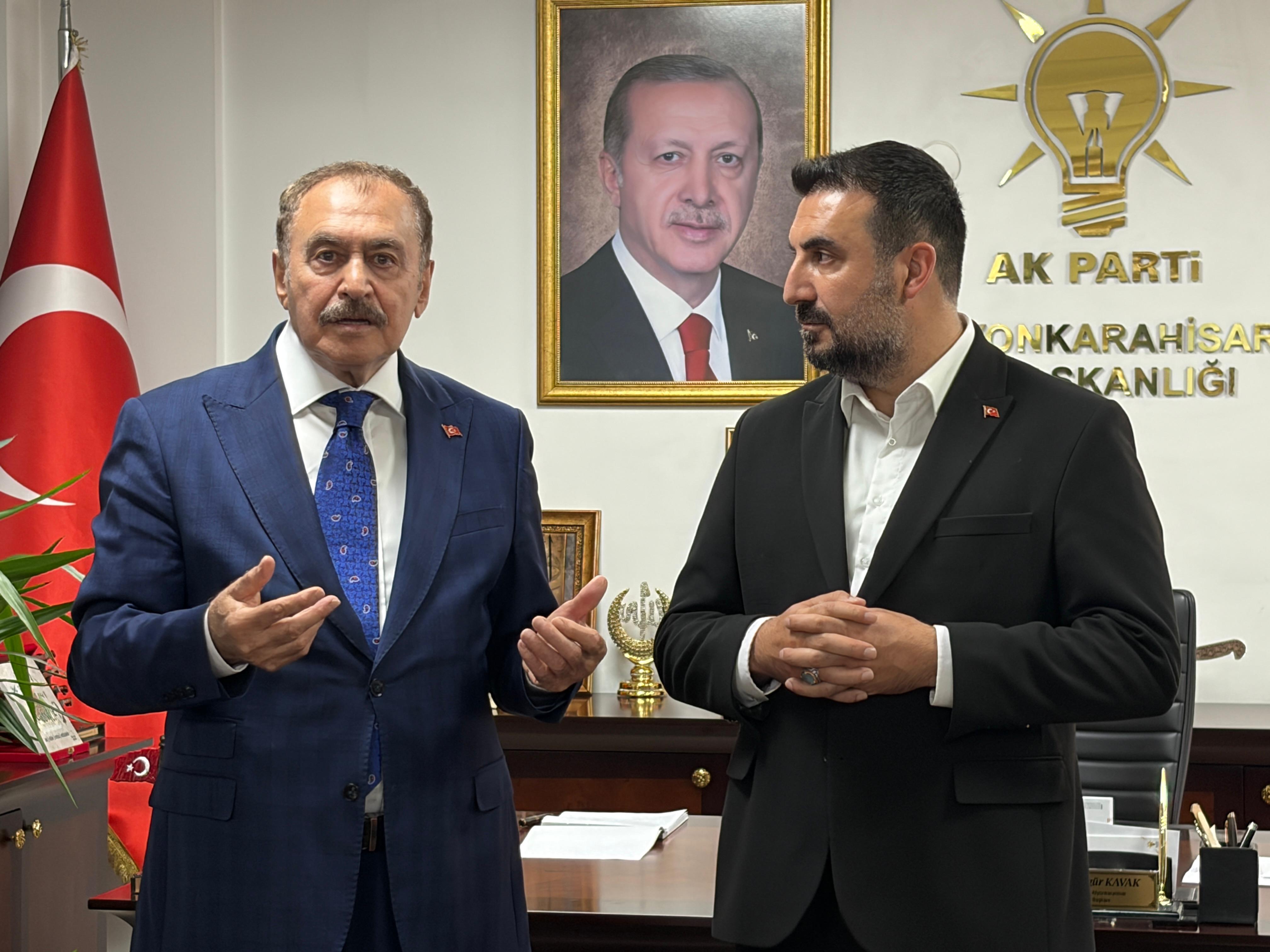 EROĞLU, KAVAK’I MAKAMINDA ZİYARET ETTİ